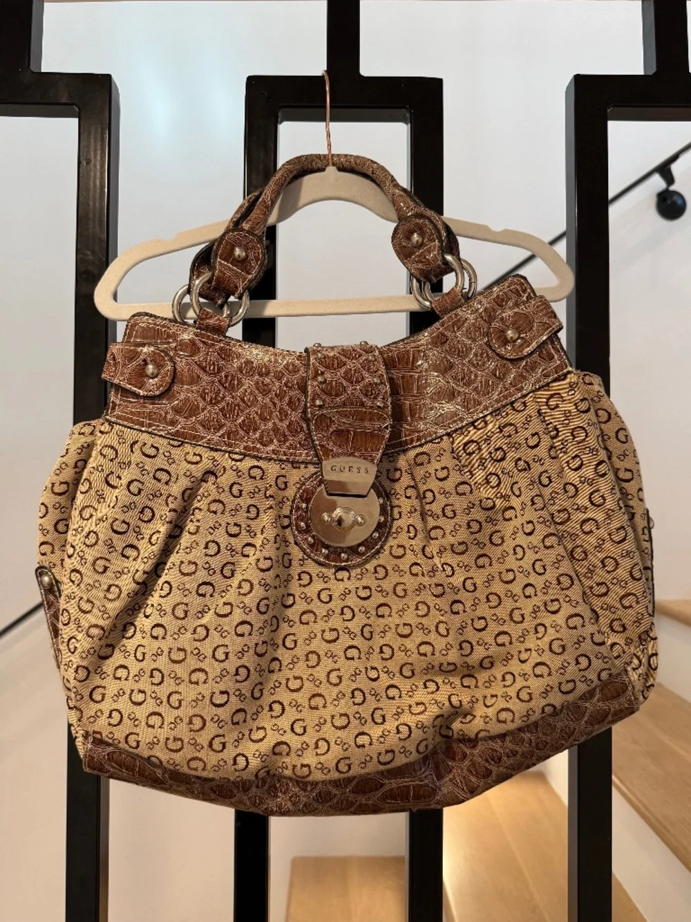 GUESS Vintage/Y2K Monogram Boho Bag